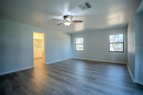 Casa en venta en Lady Lake, Florida, 5 dormitorios, 324.32 m2 № 1777482 - foto 19