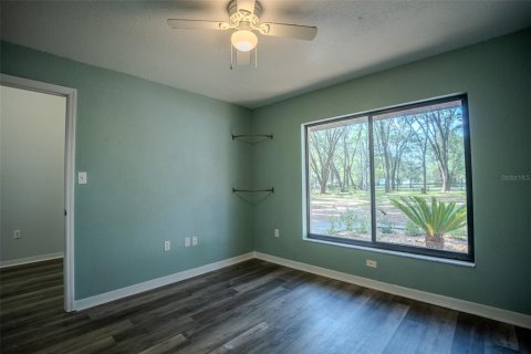 Casa en venta en Lady Lake, Florida, 5 dormitorios, 324.32 m2 № 1777482 - foto 4