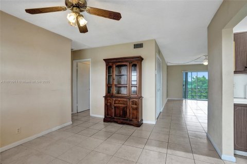 Condominio en venta en Plantation, Florida, 1 dormitorio, 69.49 m2 № 1979922 - foto 4