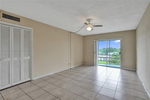 Condominio en venta en Plantation, Florida, 1 dormitorio, 69.49 m2 № 1979922 - foto 11