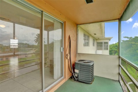 Condominio en venta en Plantation, Florida, 1 dormitorio, 69.49 m2 № 1979922 - foto 12