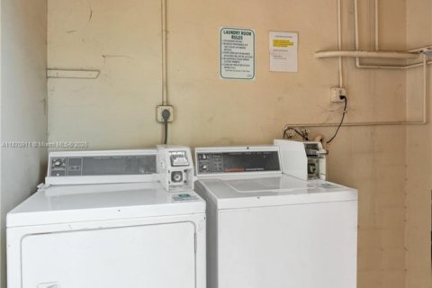 Condominio en venta en Plantation, Florida, 1 dormitorio, 69.49 m2 № 1979922 - foto 20