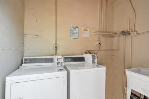 Condominio en venta en Plantation, Florida, 1 dormitorio, 69.49 m2 № 1979922 - foto 21