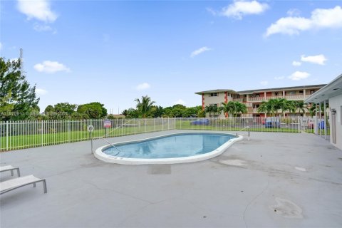 Condominio en venta en Plantation, Florida, 1 dormitorio, 69.49 m2 № 1979922 - foto 23