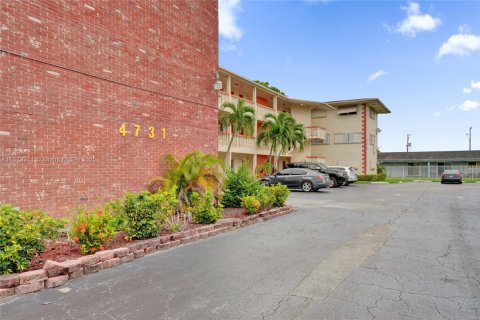 Condominio en venta en Plantation, Florida, 1 dormitorio, 69.49 m2 № 1979922 - foto 25