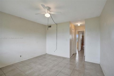 Condominio en venta en Plantation, Florida, 1 dormitorio, 69.49 m2 № 1979922 - foto 15