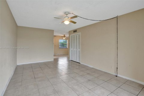 Condominio en venta en Plantation, Florida, 1 dormitorio, 69.49 m2 № 1979922 - foto 10