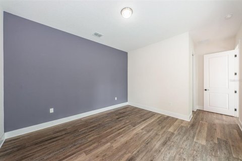 Townhouse in New Port Richey, Florida 3 bedrooms, 170.48 sq.m. № 2137783 - photo 14