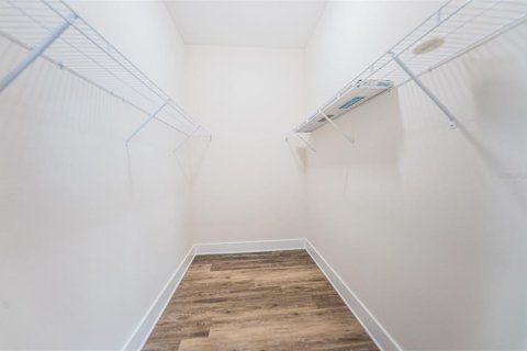Townhouse in New Port Richey, Florida 3 bedrooms, 170.48 sq.m. № 2137783 - photo 16
