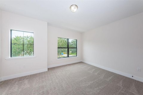Townhouse in New Port Richey, Florida 3 bedrooms, 170.48 sq.m. № 2137783 - photo 19