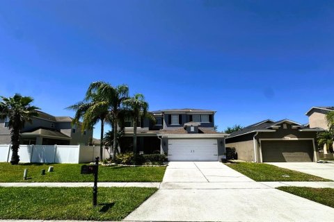 House in Orlando, Florida 4 bedrooms, 299.05 sq.m. № 1647610 - photo 1