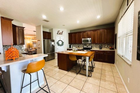 House in Orlando, Florida 4 bedrooms, 299.05 sq.m. № 1647610 - photo 14