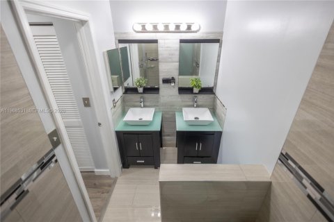 Casa en venta en Miami, Florida, 3 dormitorios, 108.79 m2 № 2030480 - foto 26