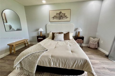 Casa en venta en Miami, Florida, 3 dormitorios, 108.79 m2 № 2030480 - foto 13