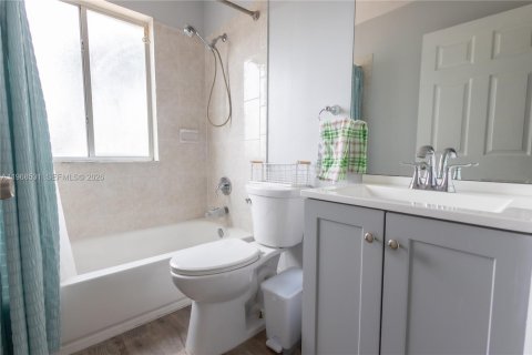 Casa en venta en Miami, Florida, 3 dormitorios, 108.79 m2 № 2030480 - foto 18