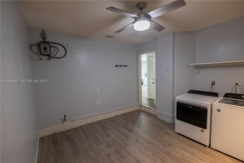 Casa en venta en Miami, Florida, 3 dormitorios, 108.79 m2 № 2030480 - foto 22
