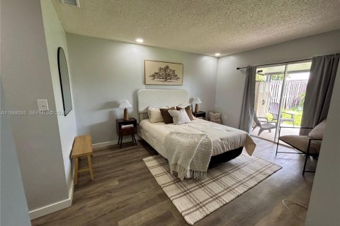 Casa en venta en Miami, Florida, 3 dormitorios, 108.79 m2 № 2030480 - foto 9