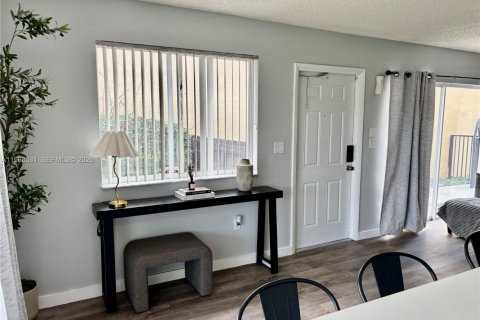 Casa en venta en Miami, Florida, 3 dormitorios, 108.79 m2 № 2030480 - foto 8