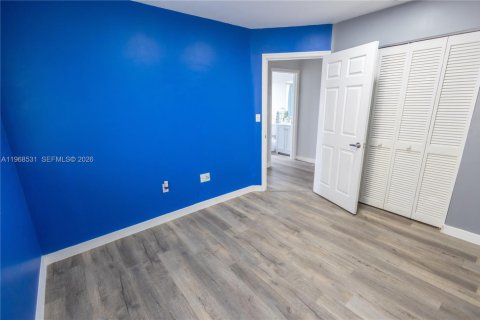 Casa en venta en Miami, Florida, 3 dormitorios, 108.79 m2 № 2030480 - foto 17