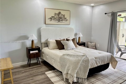 Casa en venta en Miami, Florida, 3 dormitorios, 108.79 m2 № 2030480 - foto 10