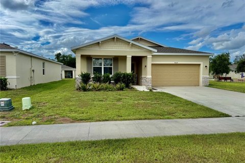 House in Eustis, Florida 4 bedrooms, 173.17 sq.m. № 2107785