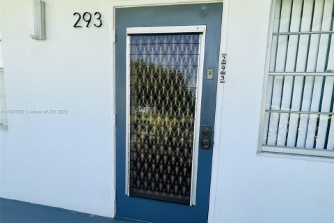 Condominio en venta en Deerfield Beach, Florida, 1 dormitorio, 65.03 m2 № 1981946 - foto 13