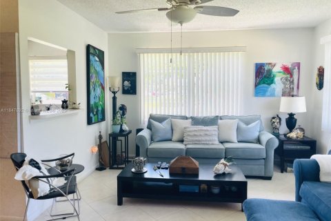 Condominio en venta en Deerfield Beach, Florida, 1 dormitorio, 65.03 m2 № 1981946 - foto 1