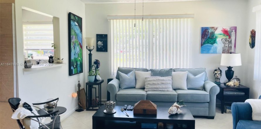 Condominio en Deerfield Beach, Florida, 1 dormitorio  № 1981946