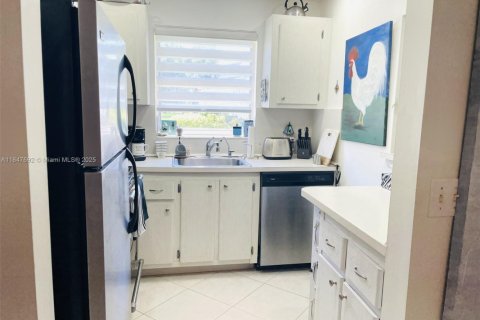 Condominio en venta en Deerfield Beach, Florida, 1 dormitorio, 65.03 m2 № 1981946 - foto 4