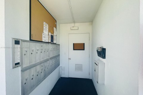 Condominio en venta en Deerfield Beach, Florida, 1 dormitorio, 65.03 m2 № 1981946 - foto 20