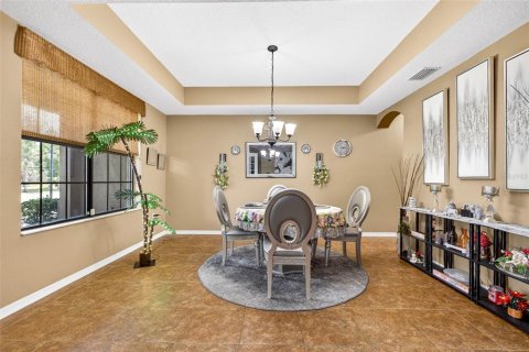 House in Riverview, Florida 6 bedrooms, 546.64 sq.m. № 2405697 - photo 3