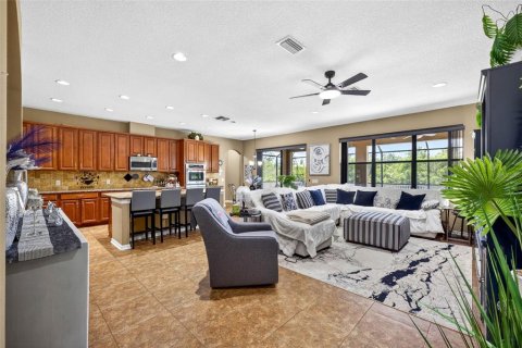 House in Riverview, Florida 6 bedrooms, 546.64 sq.m. № 2405697 - photo 20