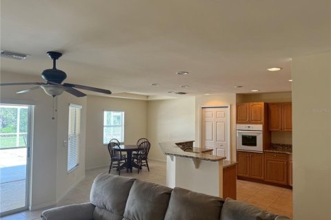 House in Lehigh Acres, Florida 3 bedrooms, 196.95 sq.m. № 1299983 - photo 7