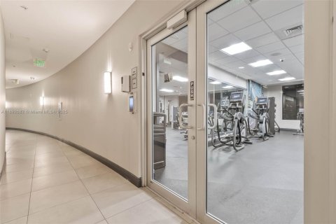 Condo in Miami, Florida, 1 bedroom  № 1946405 - photo 22