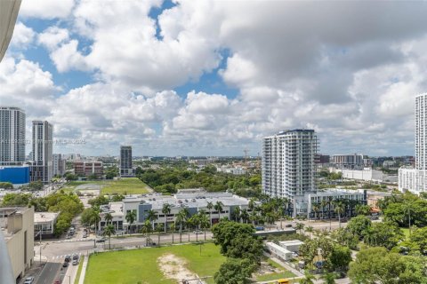 Condo in Miami, Florida, 1 bedroom  № 1946405 - photo 18