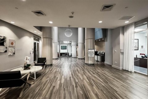 Condo in Miami, Florida, 1 bedroom  № 1946405 - photo 20