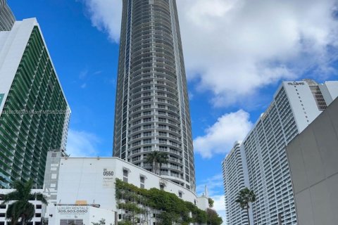 Condo in Miami, Florida, 1 bedroom  № 1946405 - photo 1