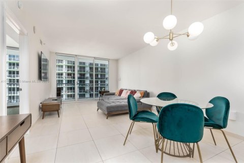 Condo in Miami, Florida, 1 bedroom  № 1946405 - photo 7
