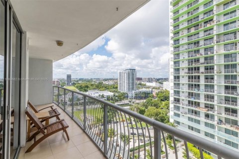 Condo in Miami, Florida, 1 bedroom  № 1946405 - photo 3