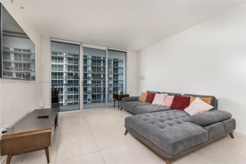 Condo in Miami, Florida, 1 bedroom  № 1946405 - photo 9