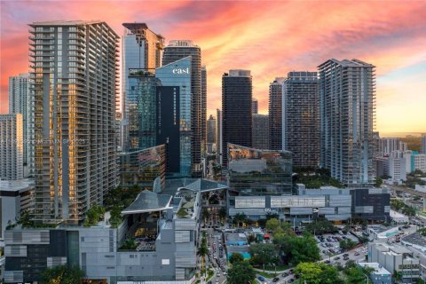 Casa en alquiler en Miami, Florida, 2 dormitorios, 125.6 m2 № 2081594 - foto 24