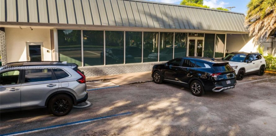 Propiedad comercial en Miami, Florida № 1967279