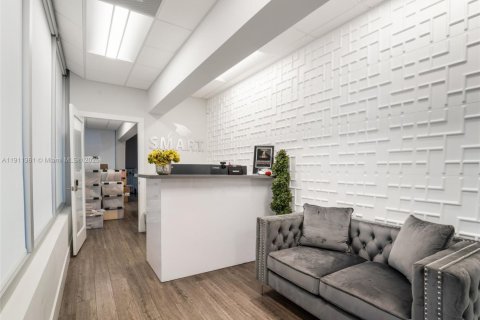 Propiedad comercial en venta en Miami, Florida № 1967279 - foto 5