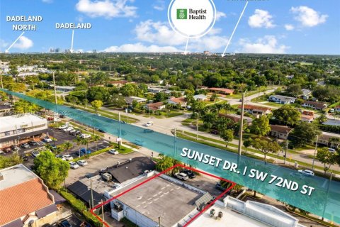 Propiedad comercial en venta en Miami, Florida № 1967279 - foto 22