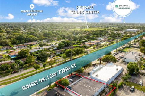 Propiedad comercial en venta en Miami, Florida № 1967279 - foto 21