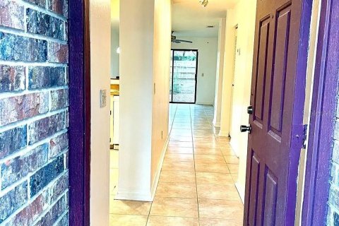 Townhouse in Gainesville, Florida 2 bedrooms, 86.31 sq.m. № 1910308 - photo 1