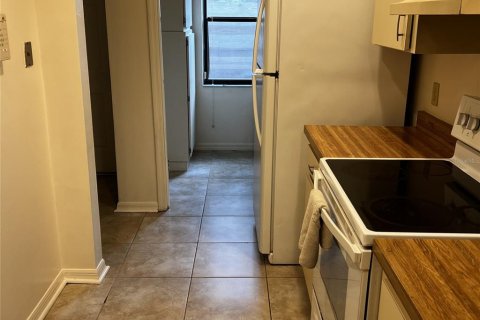 Townhouse in Gainesville, Florida 2 bedrooms, 86.31 sq.m. № 1910308 - photo 3