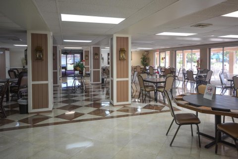 Condo in West Palm Beach, Florida, 2 bedrooms № 2177198 - photo 23