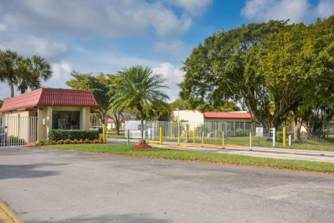 Condo in West Palm Beach, Florida, 2 bedrooms № 2177198 - photo 24
