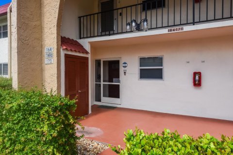Condo in West Palm Beach, Florida, 2 bedrooms № 2177198 - photo 2